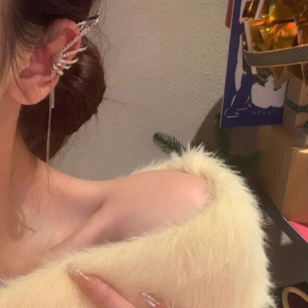 Unique high-end feeling, asymmetric diamond studded tassel elf ear bone clip earrings, niche design, personalized ear hanging earrings for women